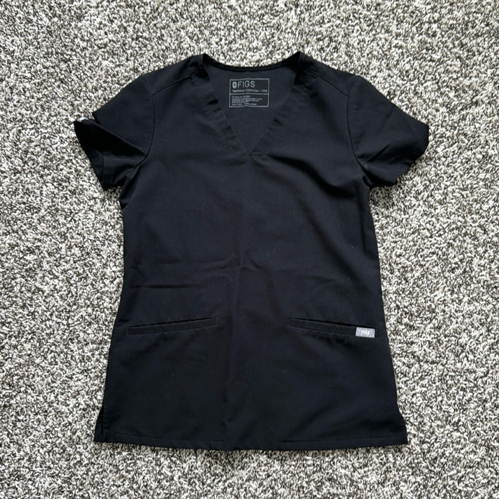 Figs Casma Three-Pocket Scrub Top Black
